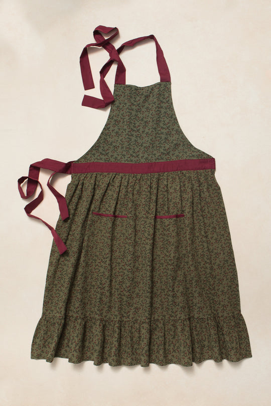 Ivy Apron in Teagan Green Floral Cotton