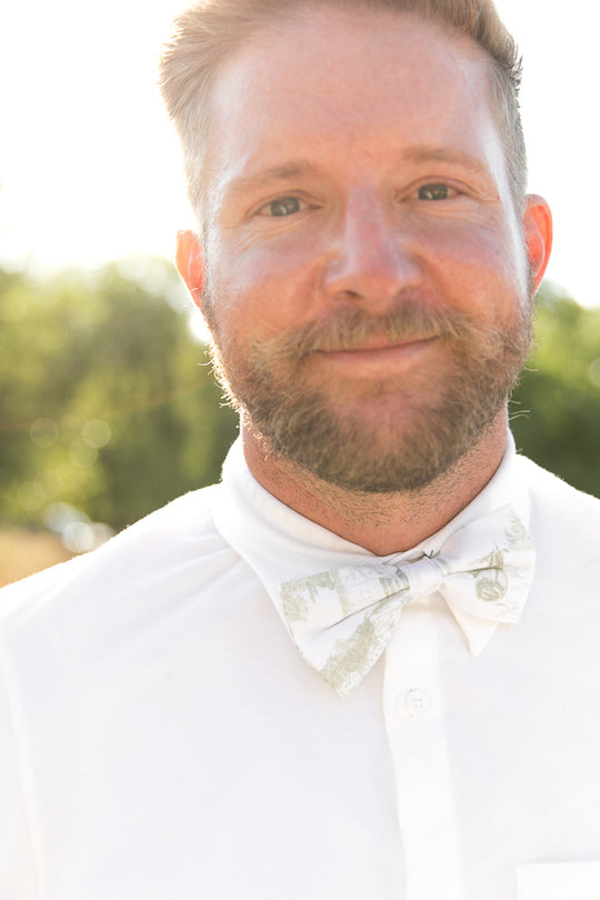 Valencia Bow Tie in Sage